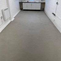 latex screeding preparing for carpet